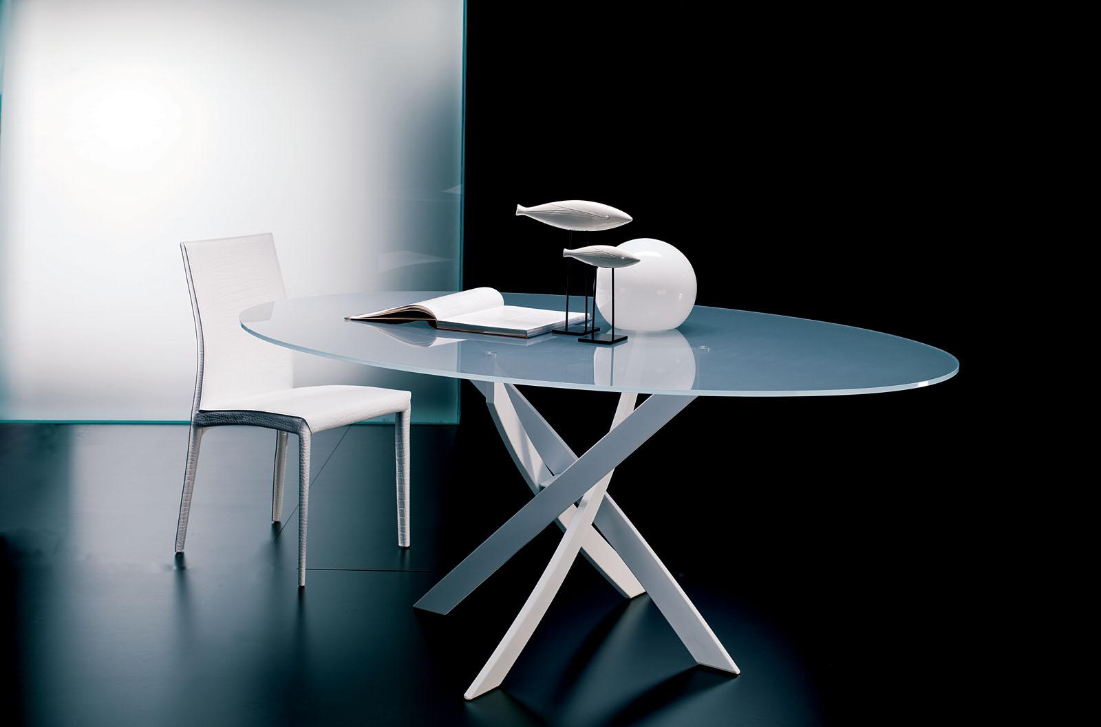 BARONE Round ceramic table