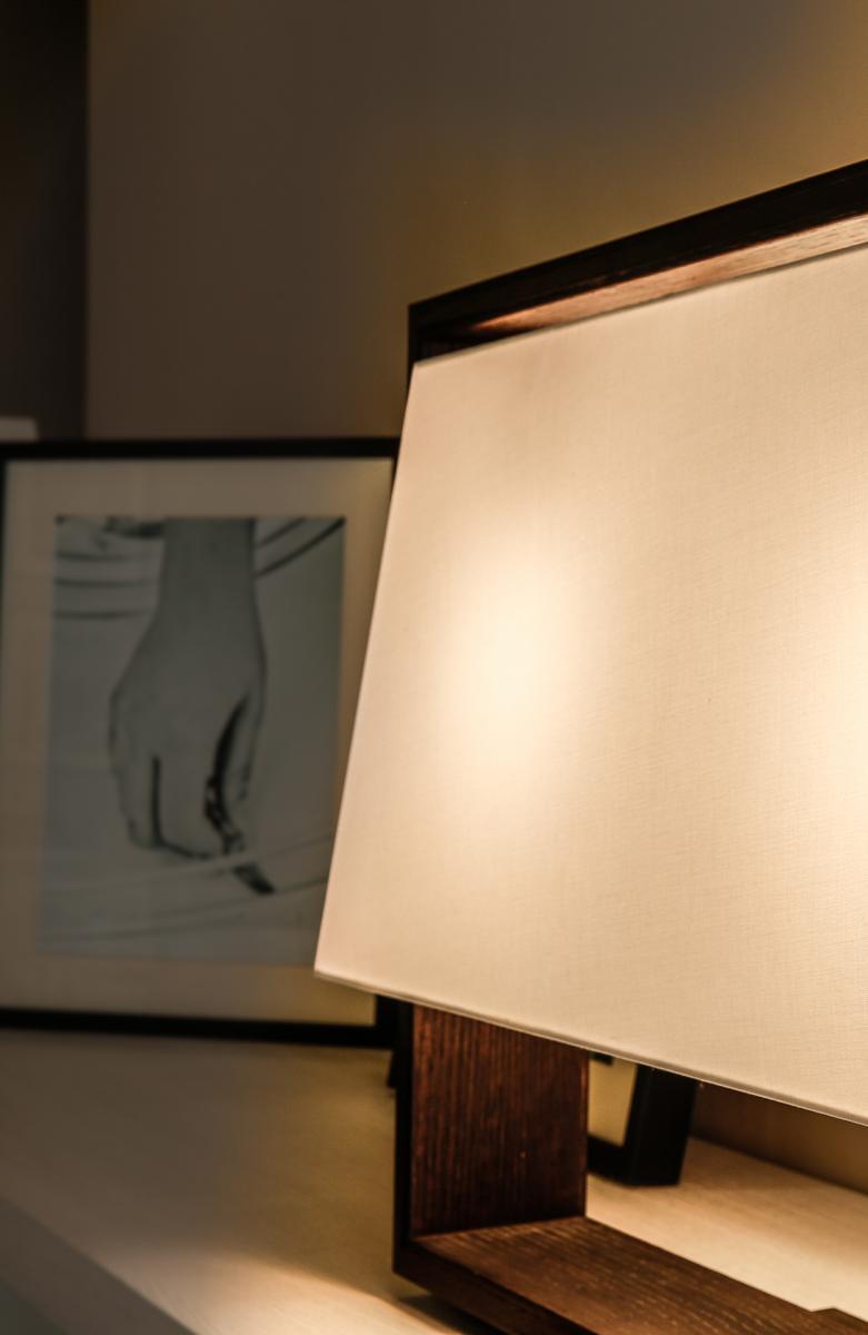 FRAME Oak table lamp