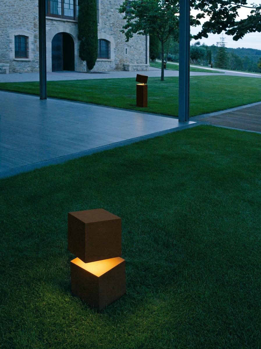 BREAK LED bollard light for Public Areas