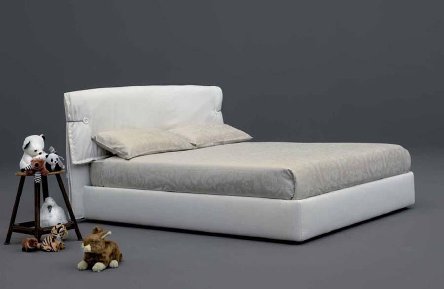 HOLLIS Leather bed with high headboard