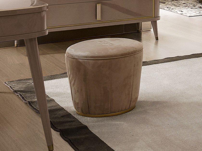 RICHMOND UPON THAMES Upholstered round pouf