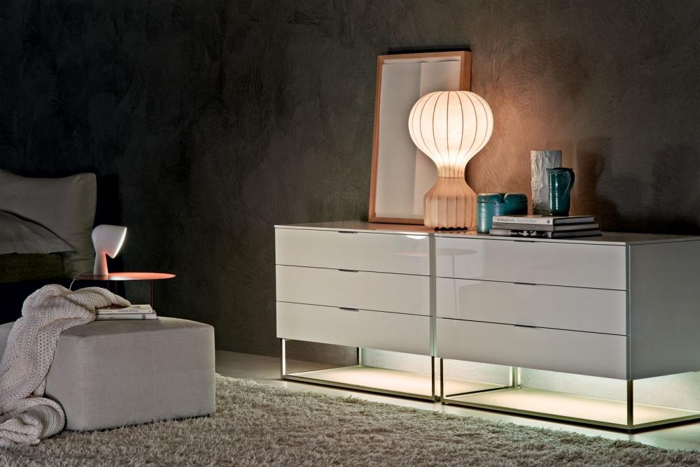 909 Chest of drawers