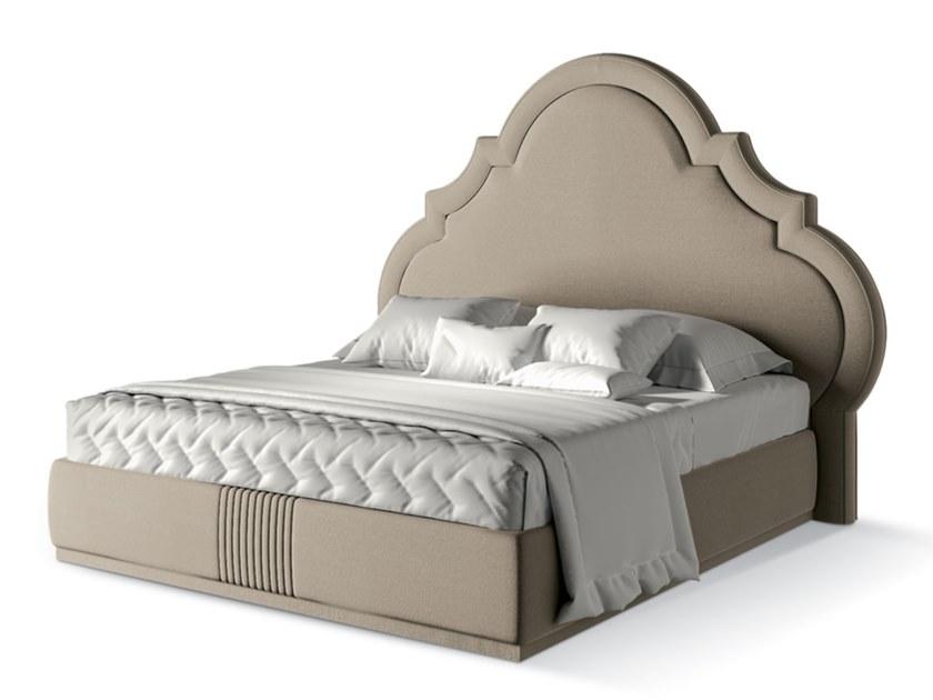 5781 Fabric king size bed with upholstered headboard