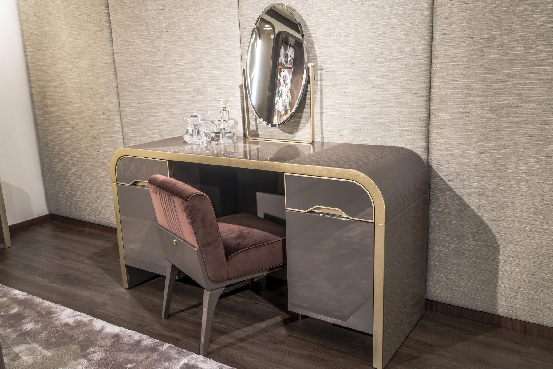 MADEMOISELLE Upholstered velvet chair