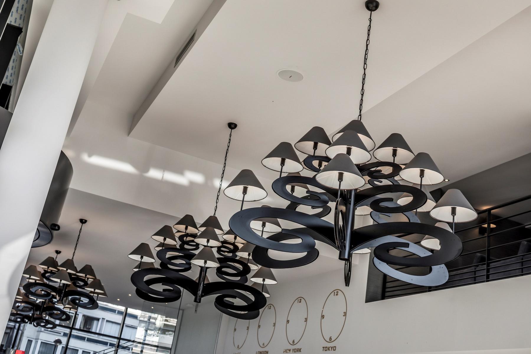 LAZY SUNDAY H18+1 Metal pendant lamp