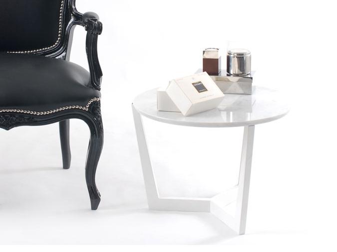 MOMA Round Carrara marble coffee table