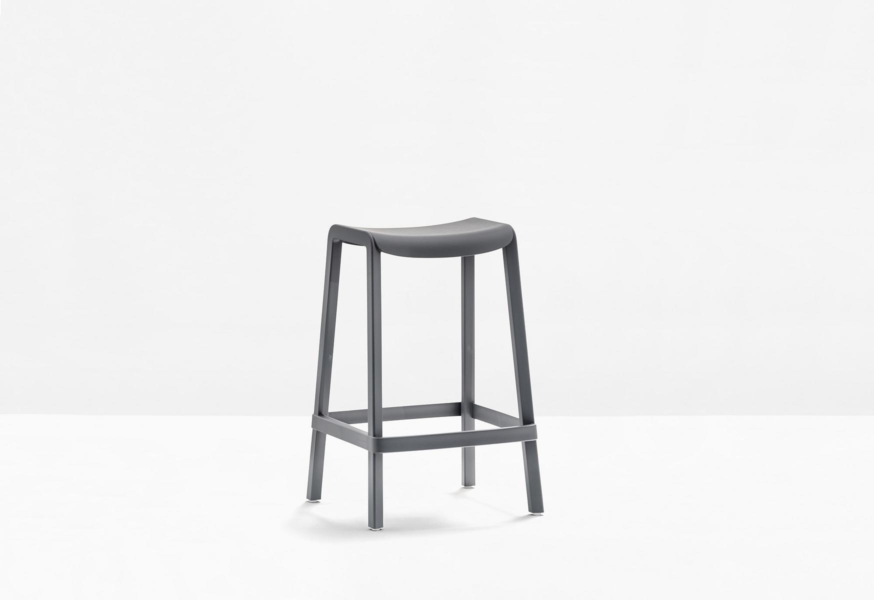 DOME 267 Stackable polypropylene stool