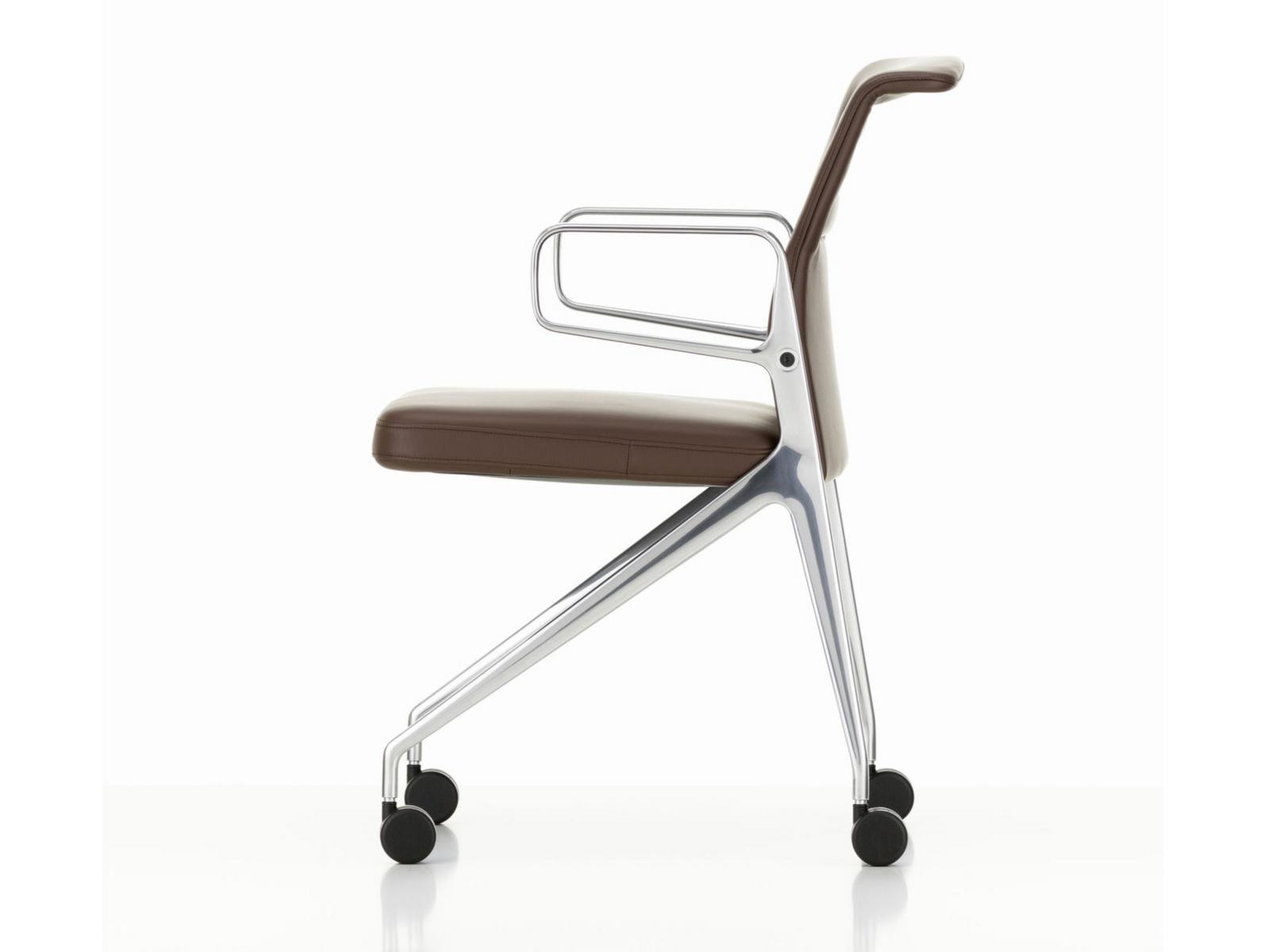 AC 5 SWIFT Leather chair with castors