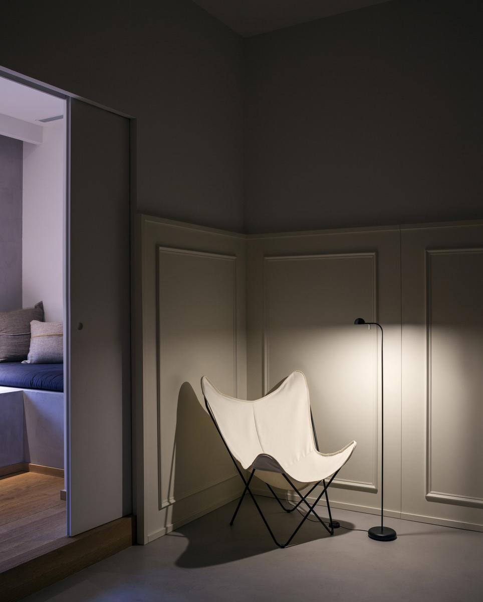 PIN LED floor lamp