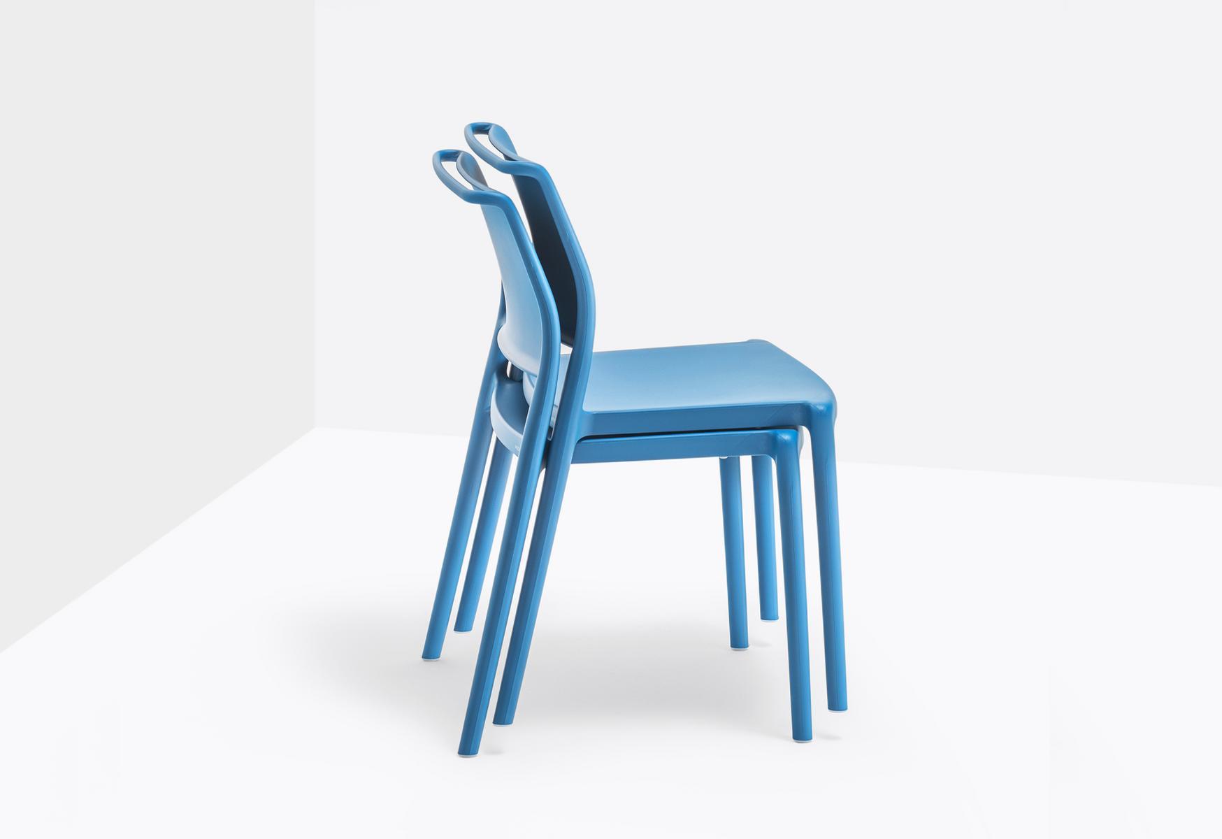 ARA 310 Stackable polypropylene chair
