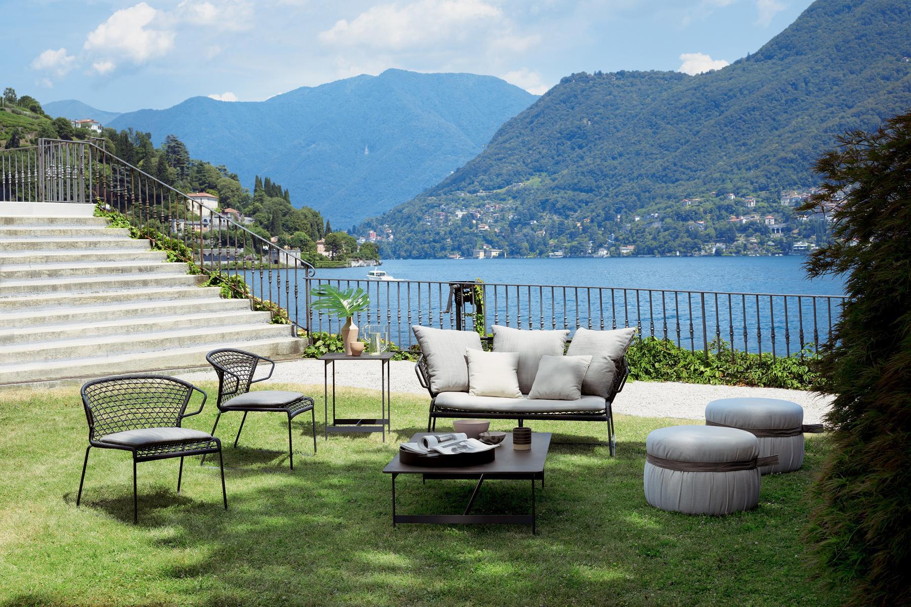 VELA Garden armchair with armrests
