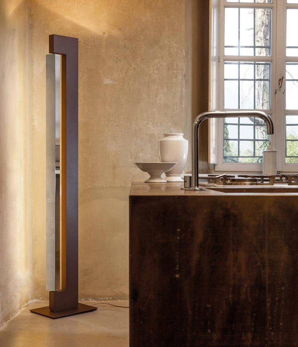 ARA Aluminium floor lamp