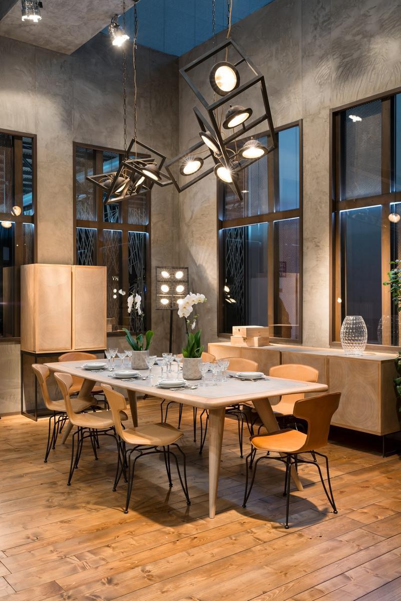 VERTIGO Rectangular cement and oak table