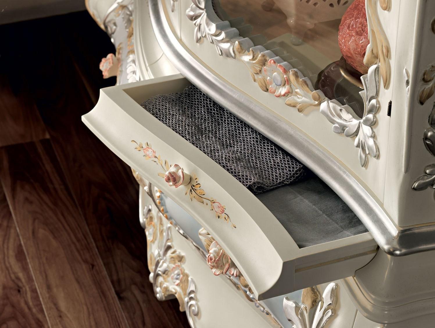 11102 Display cabinet