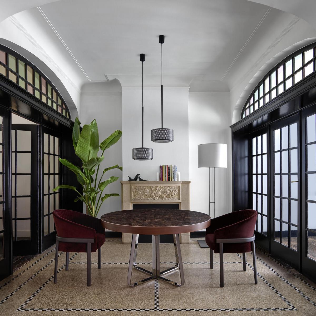 AVA Extending round porcelain stoneware dining table