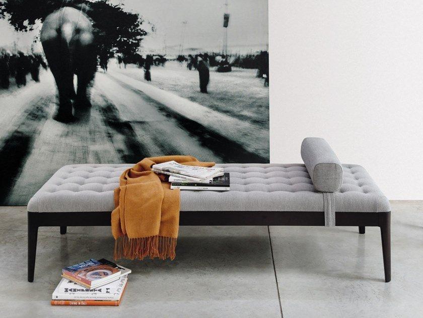 WEBBY Tufted fabric day bed