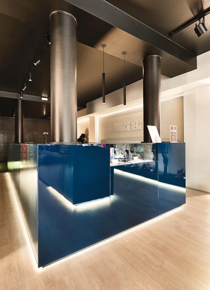 HELIA Aluminium pendant lamp in a contemporary style