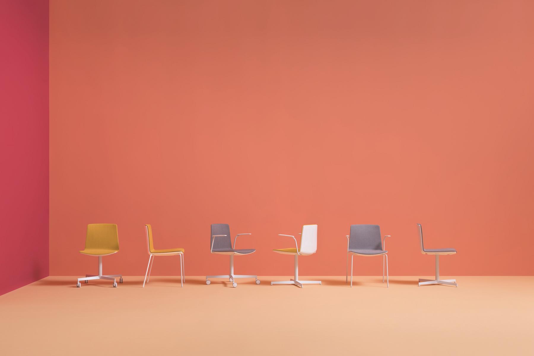 NOA 726 Upholstered polycarbonate chair with armrests