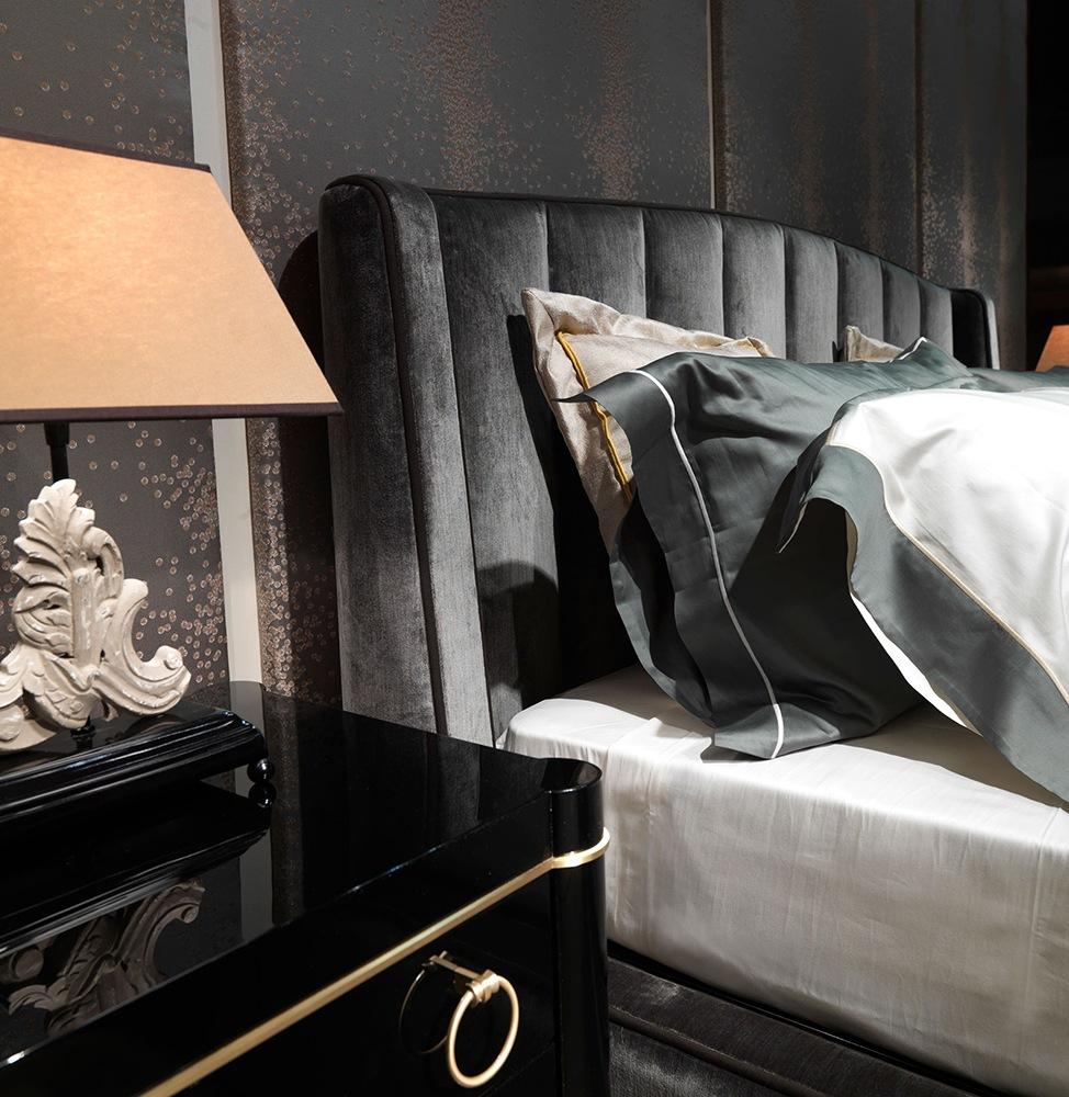 ZAFFIRO Leather bed with upholstered headboard