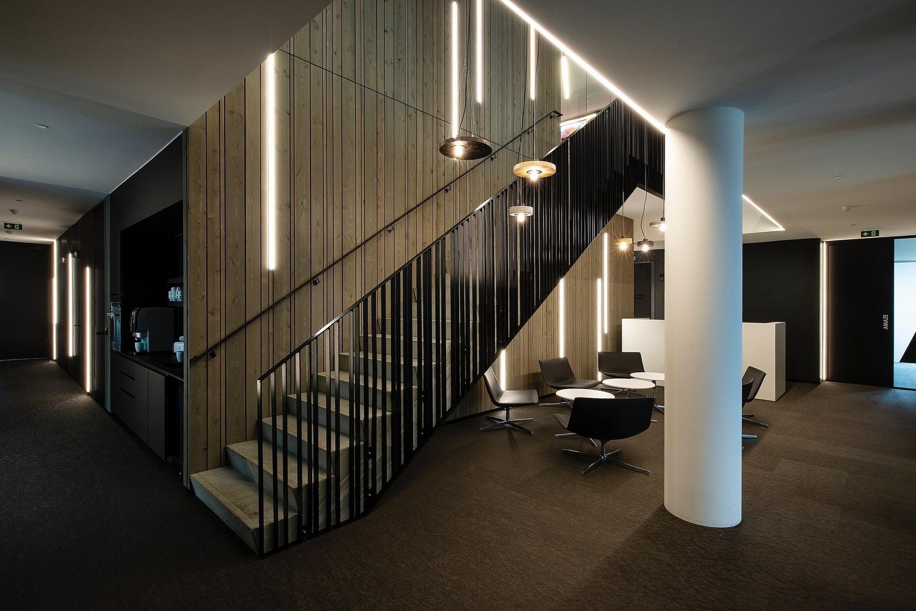 ANGLE BEAM LED aluminium ceiling lamp
