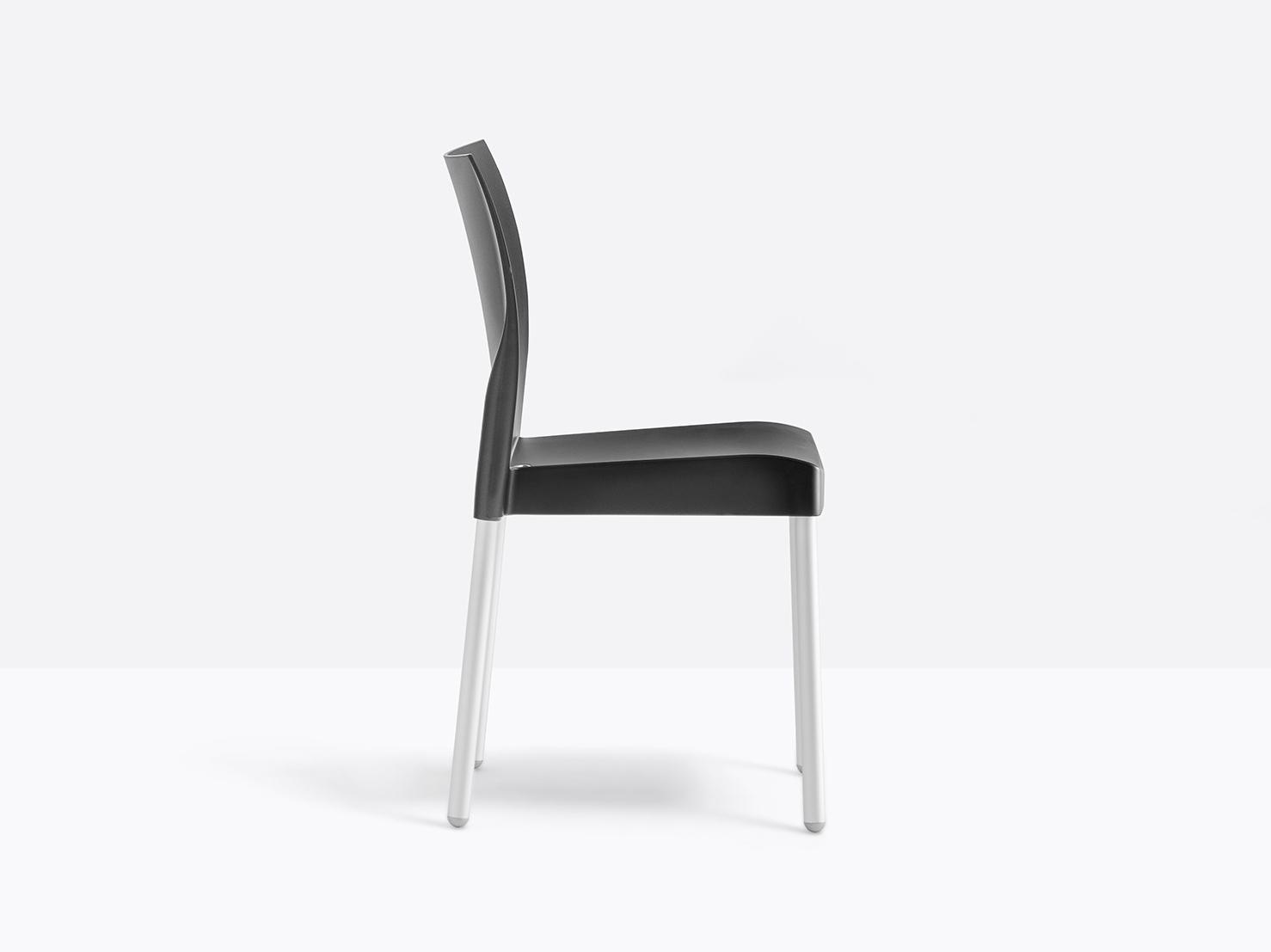 ICE 800 Stackable polypropylene chair