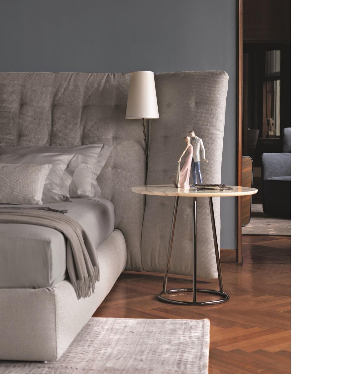 ANGLE PARAVENTO Bed with high headboard