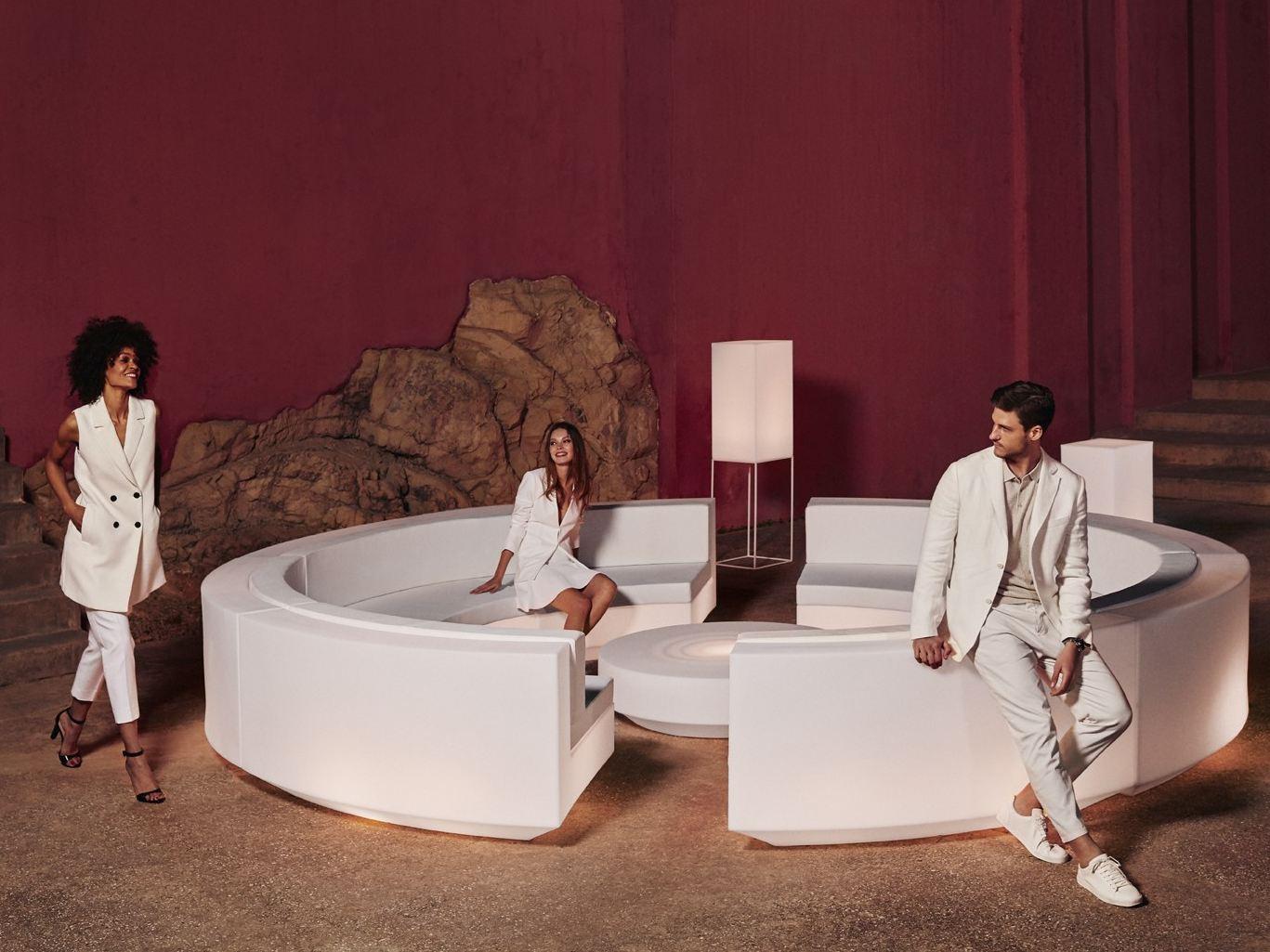 VELA Sectional curved polyethylene sofa