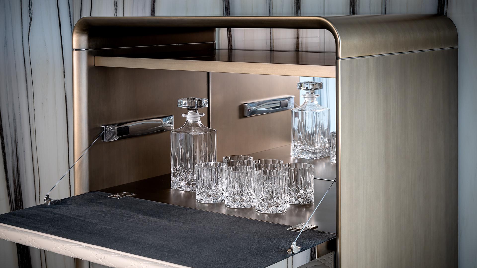 OH Wooden highboard