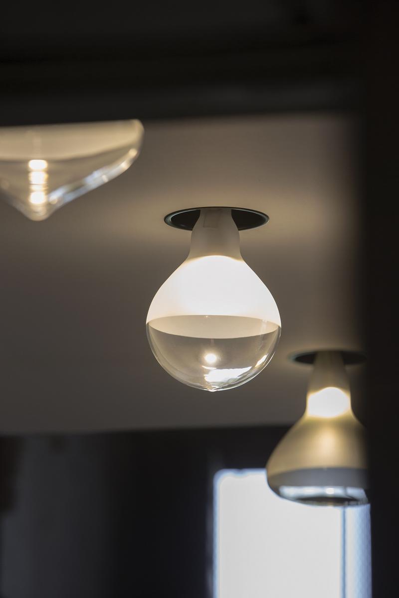 MAKEUP LED satin glass ceiling lamp