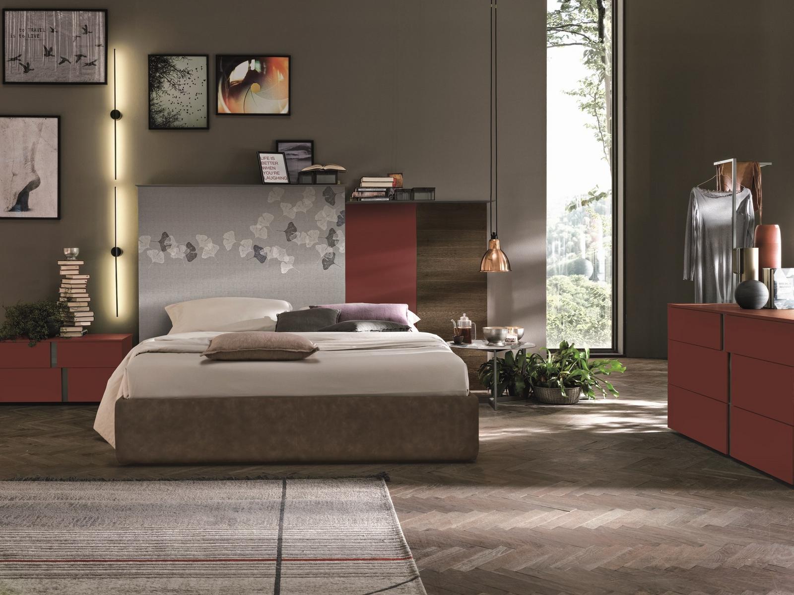 ATHENA Wooden chest of drawers with integrated handles