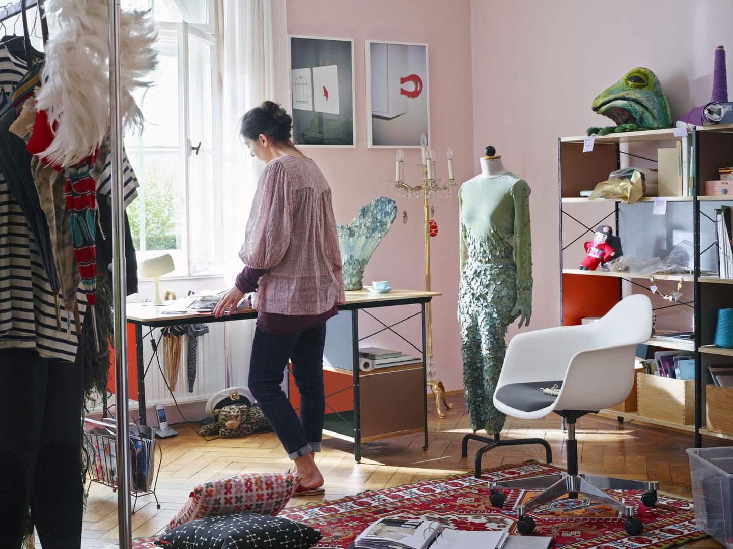 EAMES DESK UNIT EDU Rectangular aluminium and wood writing desk with bookcase