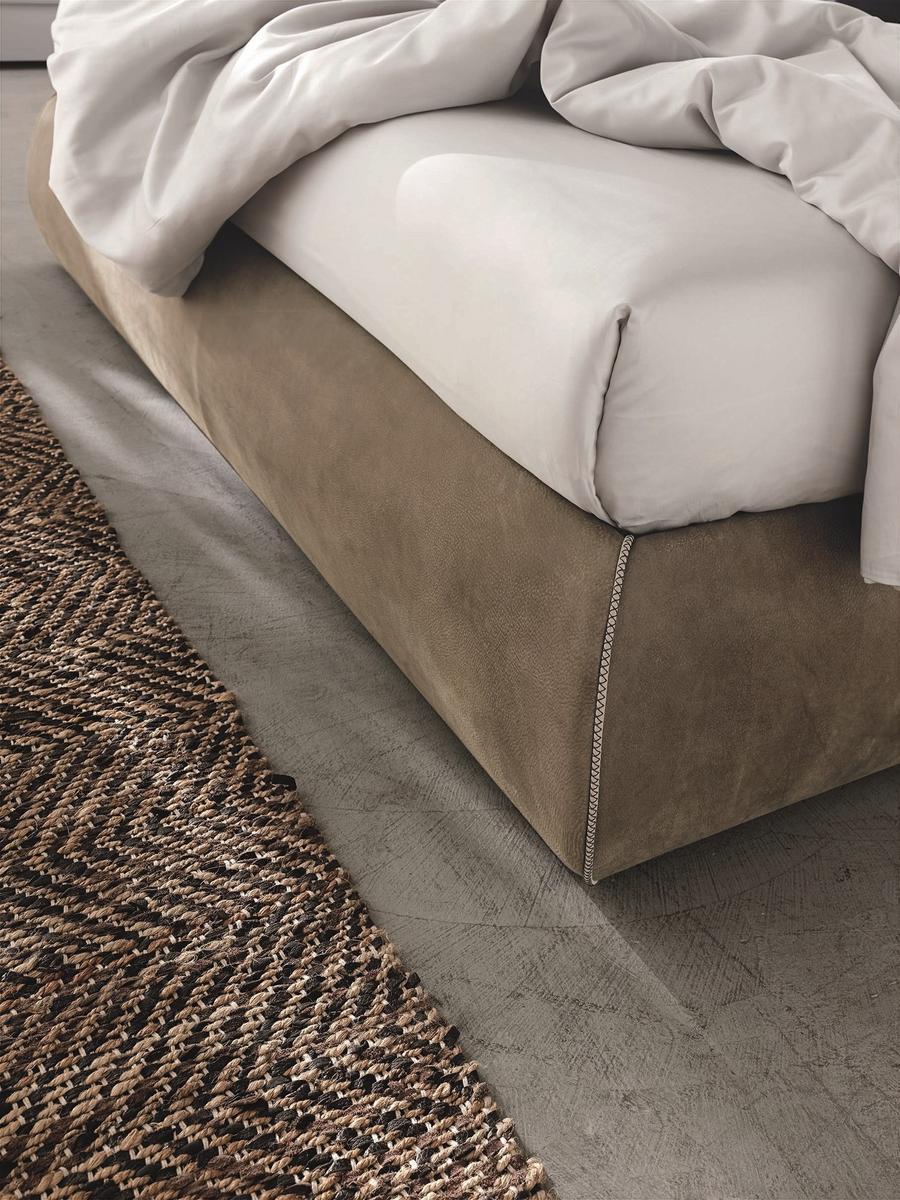 SOGNO Upholstered leather double bed