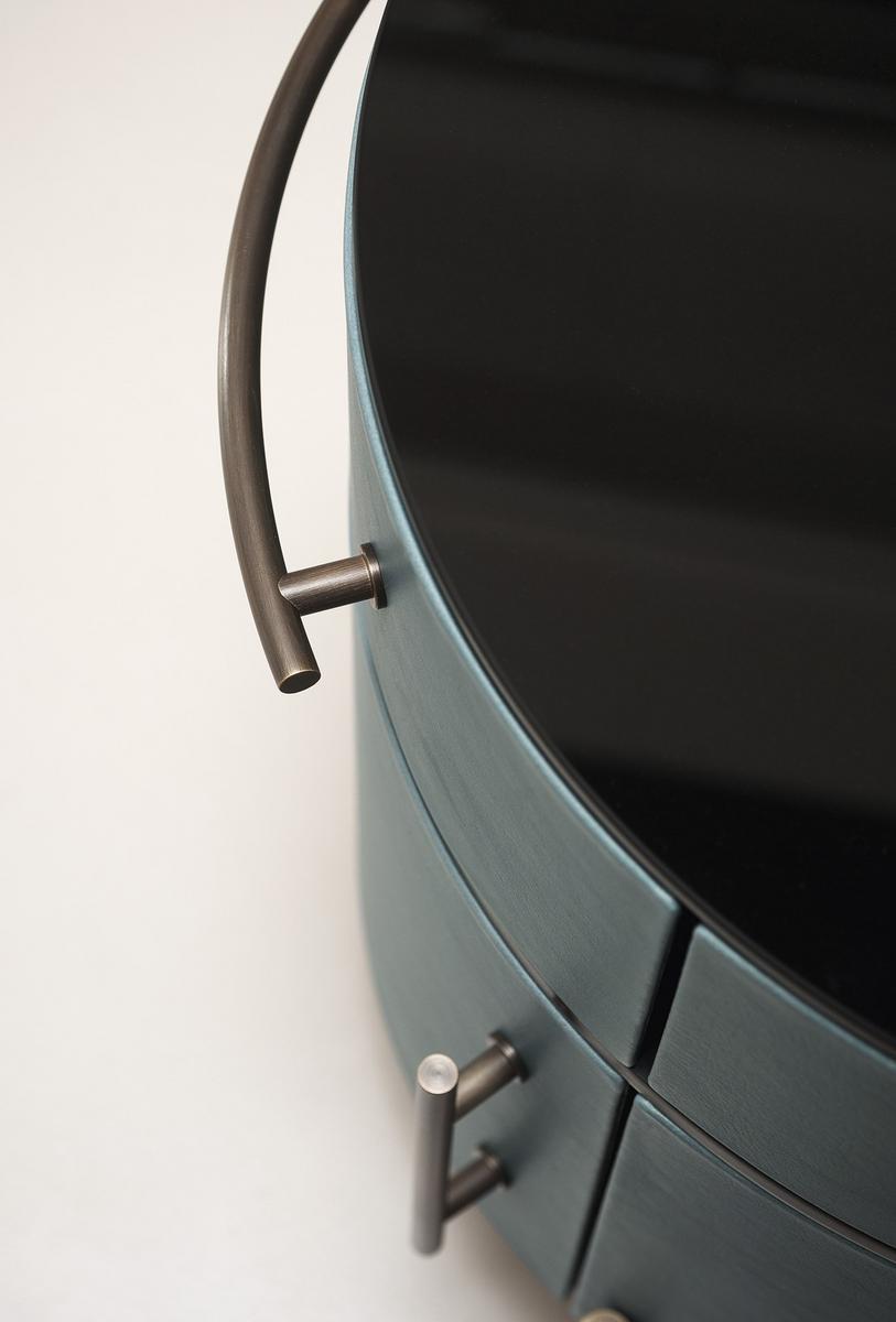 PLISSÉ Leather coffee table / bedside table