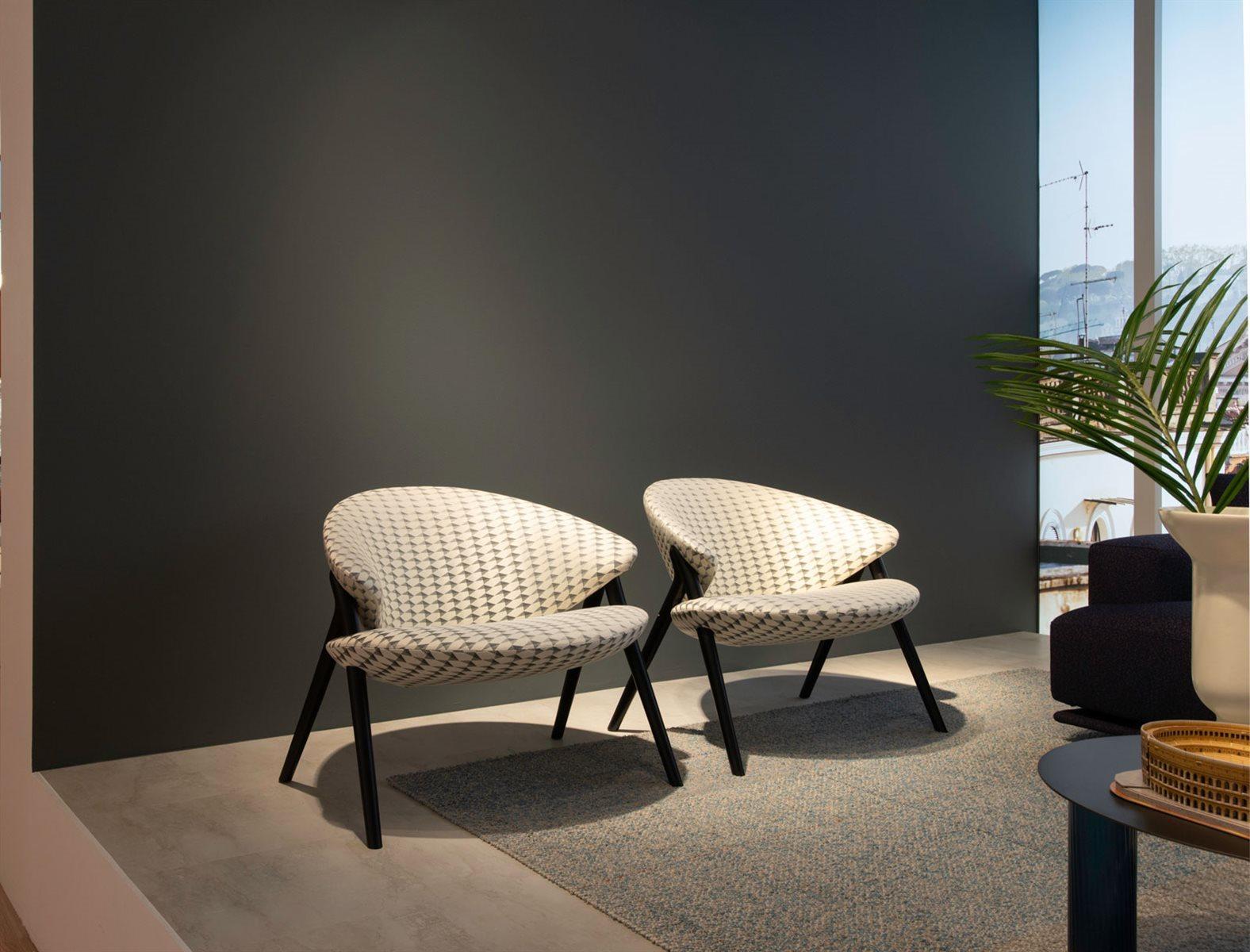 OLIVA Fabric easy chair with removable cover