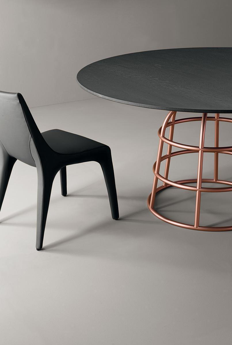 MASS TABLE Round wooden table