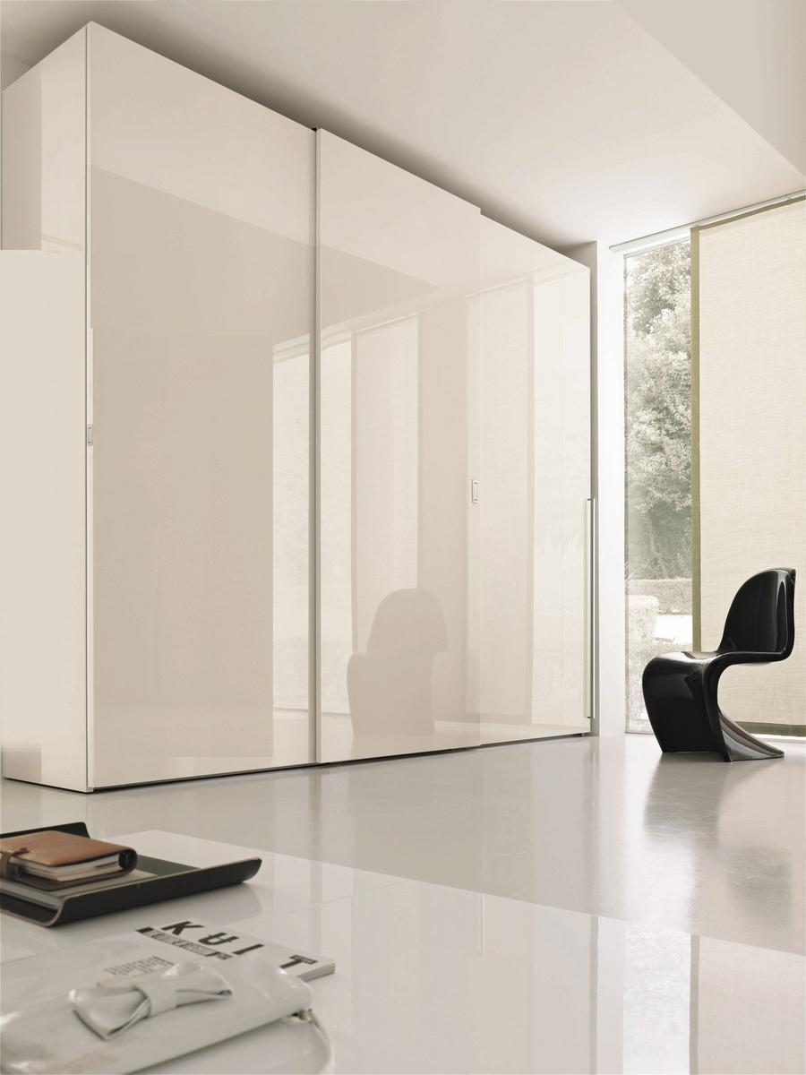 LISCIA Wardrobe with sliding doors
