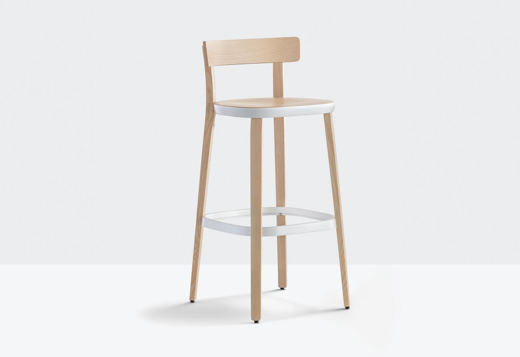 FOLK 2937 High ash stool with footrest