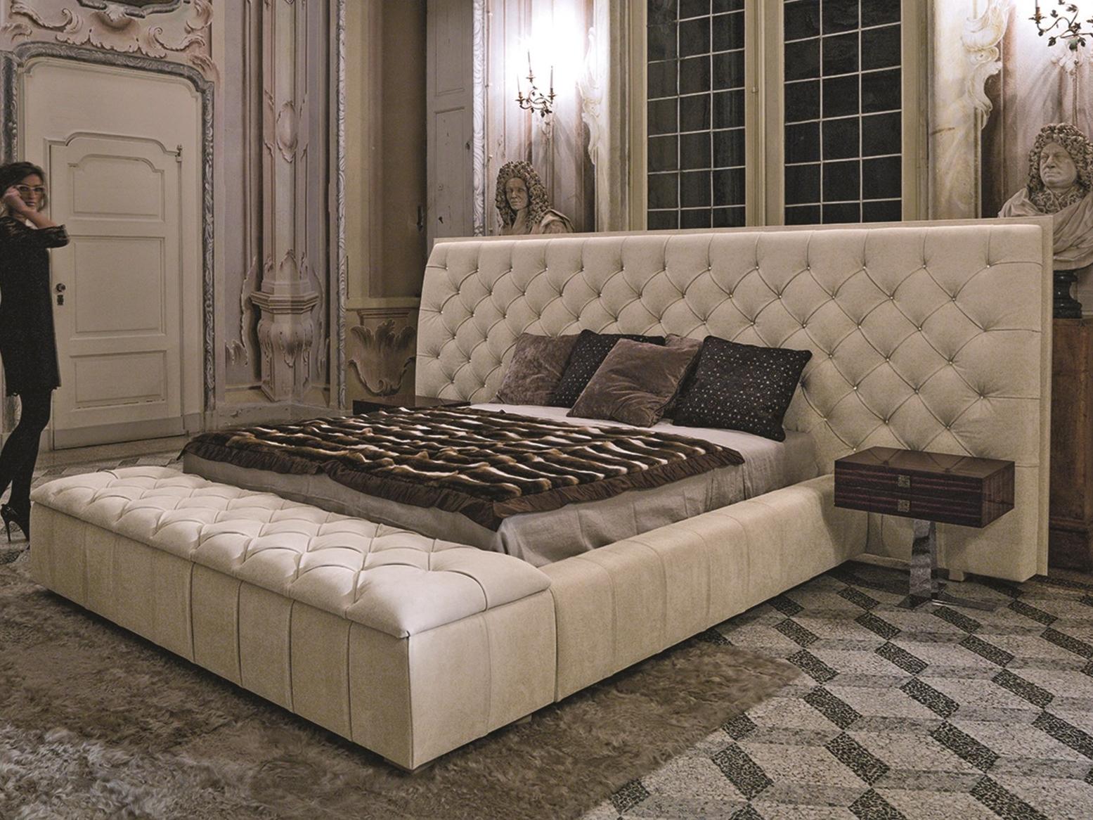 NAPOLEON Fabric bed with upholstered headboard