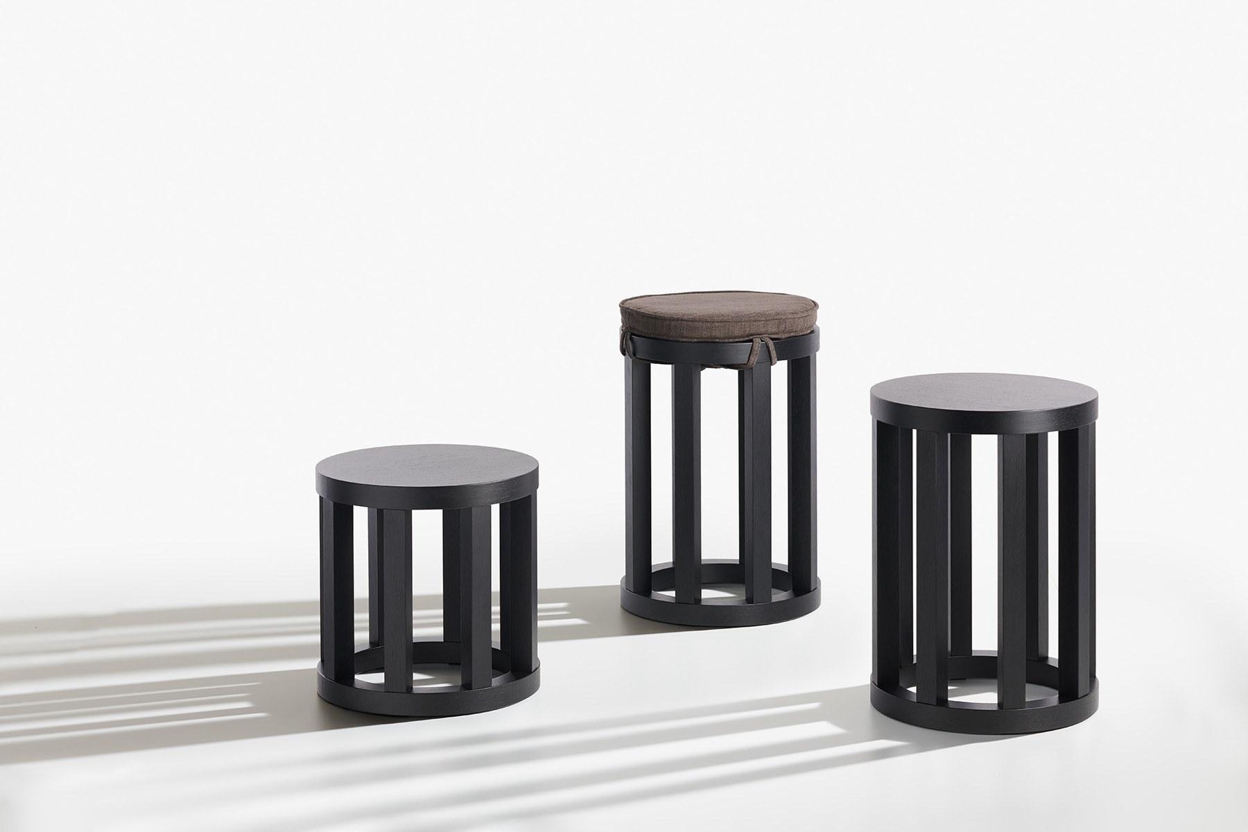 RONDÒ Round oak coffee table