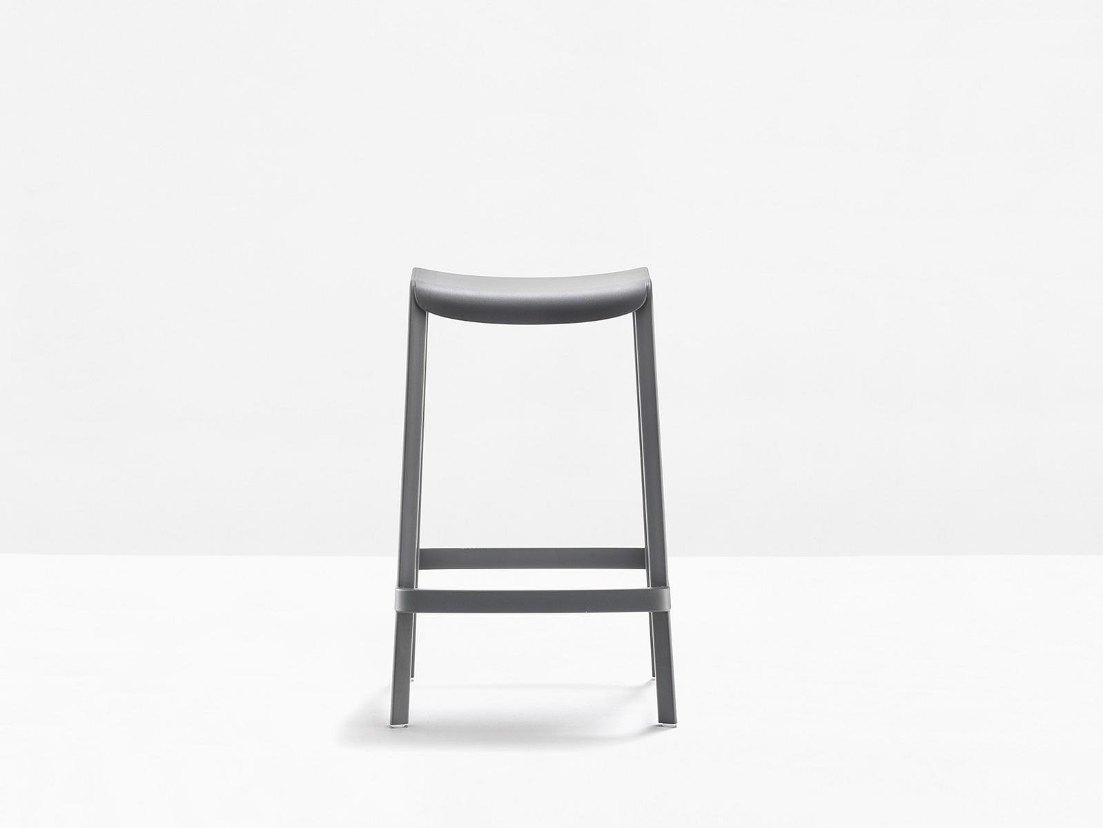 DOME 267 Stackable polypropylene stool