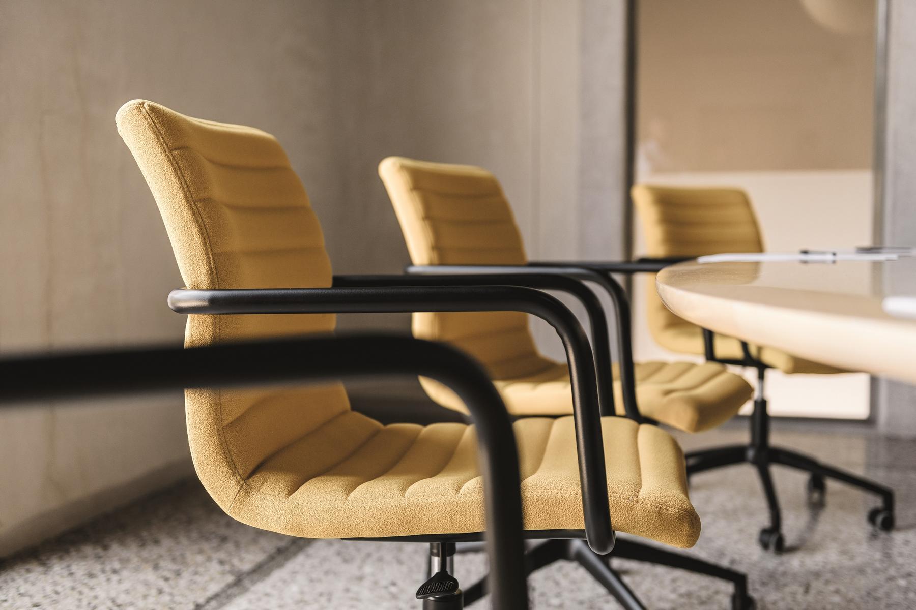STAR DPB Fabric office chair with castors