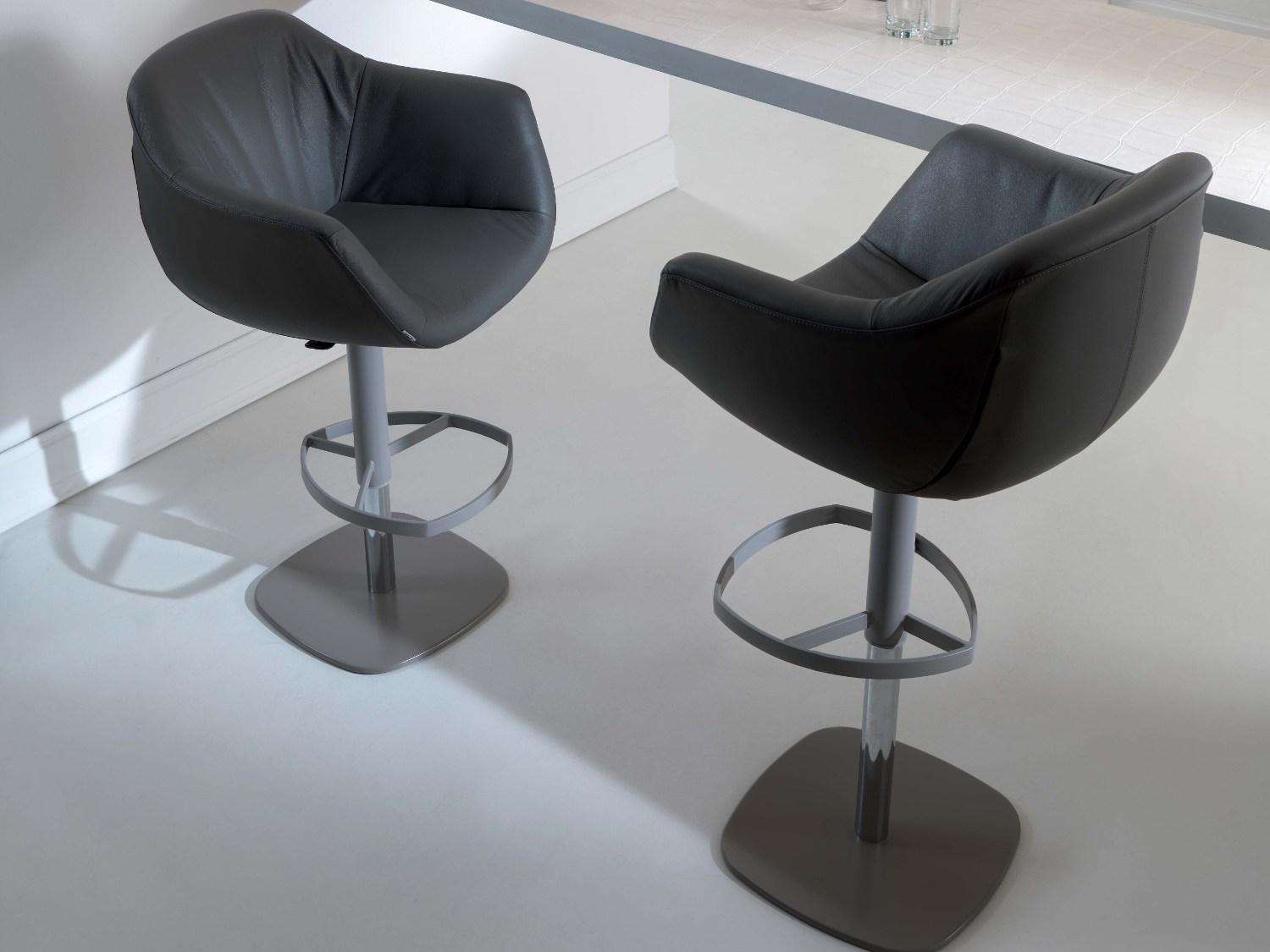 PIQUET Upholstered leather stool with gas lift