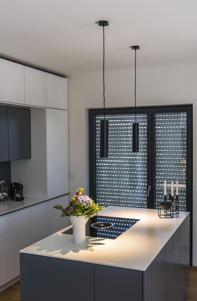 ENOLA_B Steel pendant lamp in a contemporary style