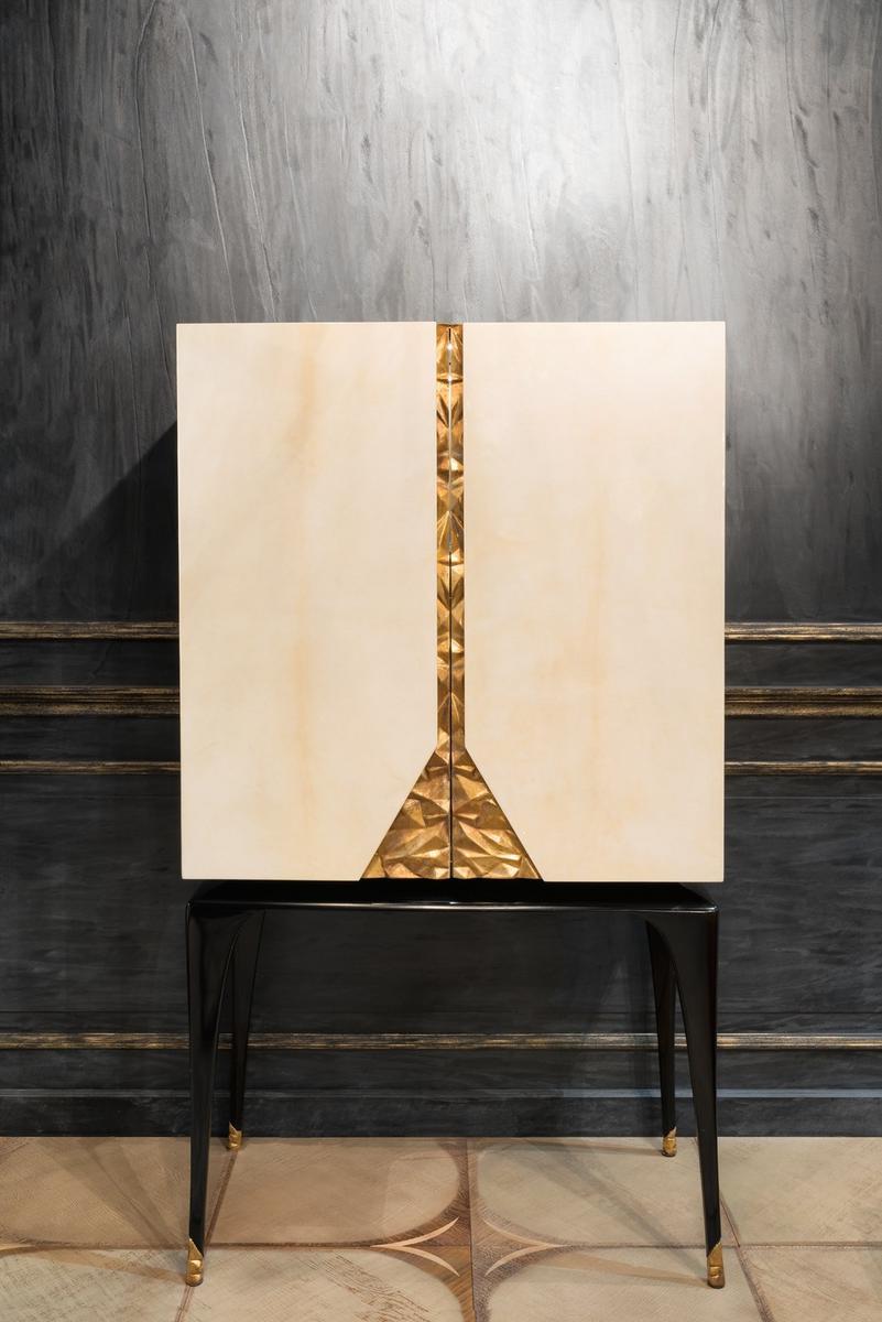 MARTINI Wood veneer and parchment paper bar cabinet