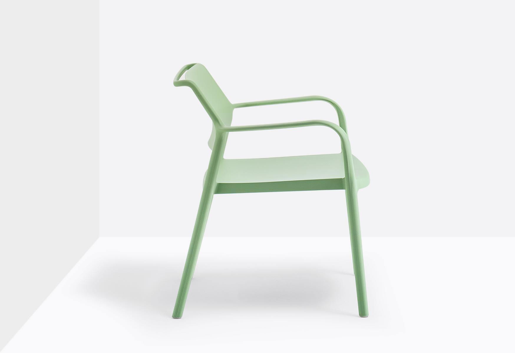 ARA 316 Stackable polypropylene easy chair with armrests