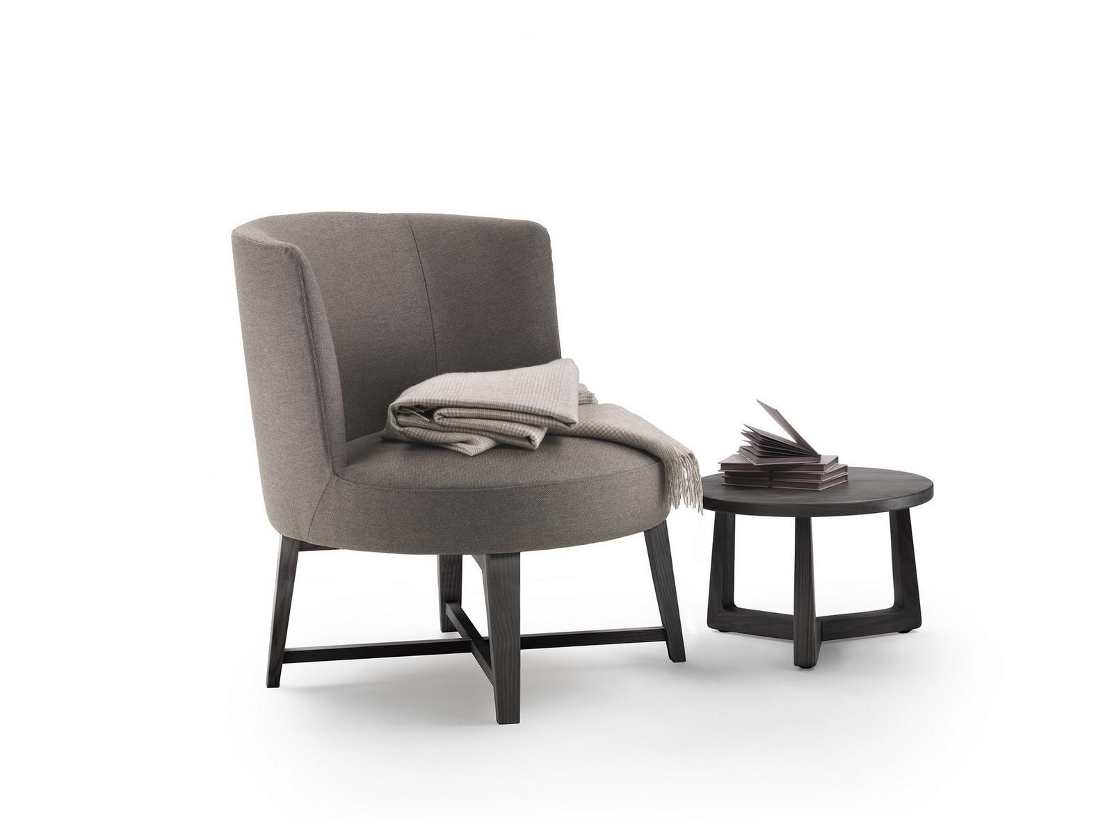 HERA Fabric easy chair with removable cover with armrests