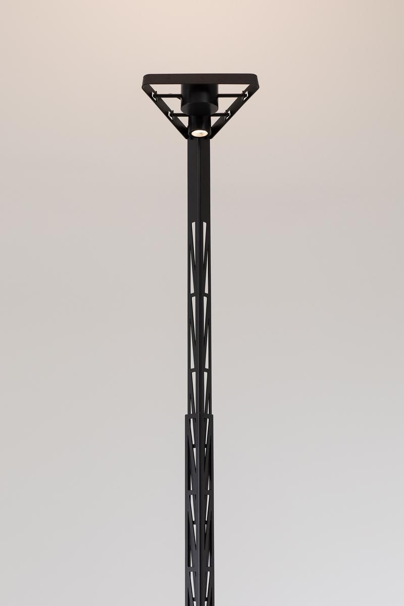 FIREMAN LED height-adjustable aluminium floor lamp